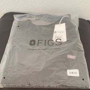 Figs “Catarina” Black Scrub Top in Petite L